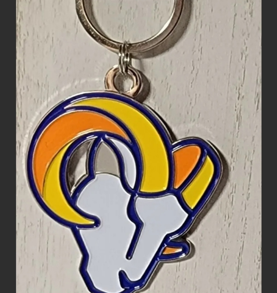 LOS ANGELES RAMS HIGH QUALITY LARGE METAL KEY CHAIN REPRESENT